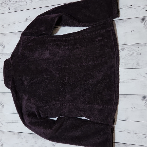 North Face fleece pullover Purple in color. - Picture 5 of 5